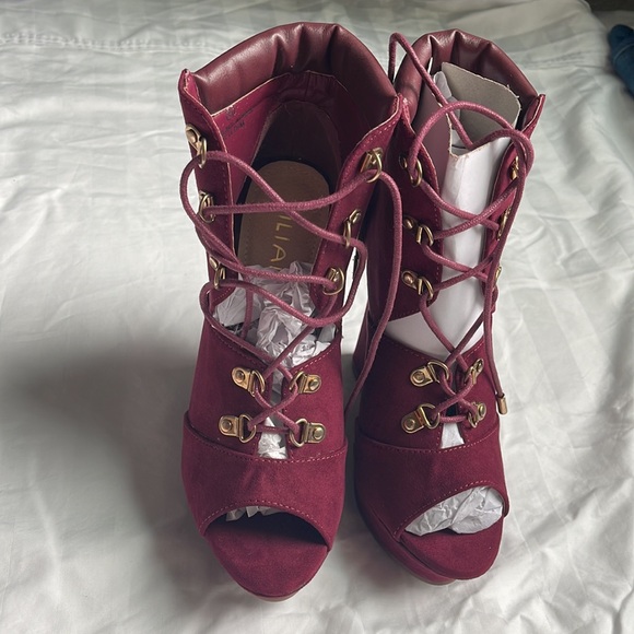 Liliana Burgandy Open Toe Lace Up Wedges. Suede SIZE 6.5 New w/ Tags. - Picture 2 of 9